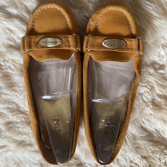 MICHAEL KORS YELLOW MUSTARD SUEDE WOMEN MOCCASINS FLAT SHOES SIZE US 9 - Picture 11 of 12